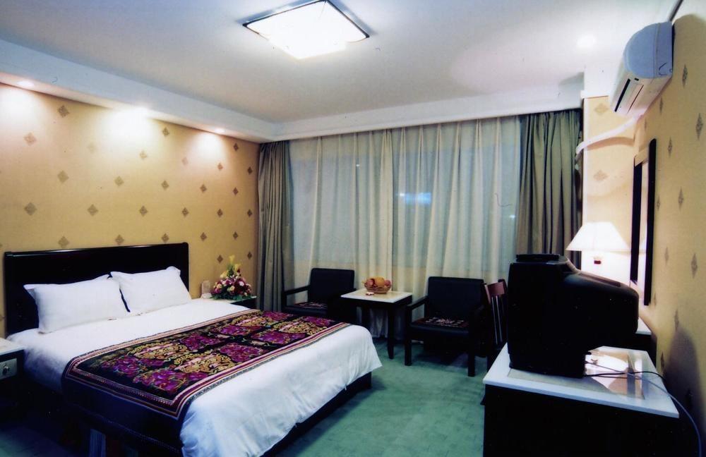 Chuxiong Mansion Yi Ren Hotel- קונמינג מראה חיצוני תמונה